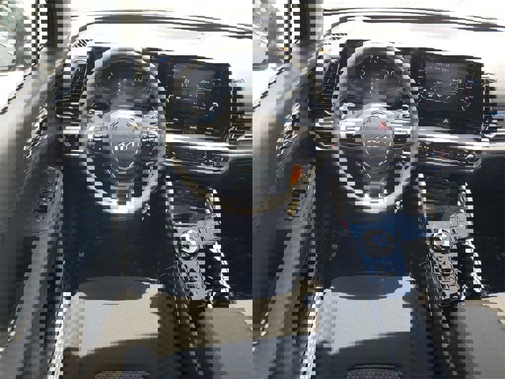New 2025 Kia Sportage LX image 24