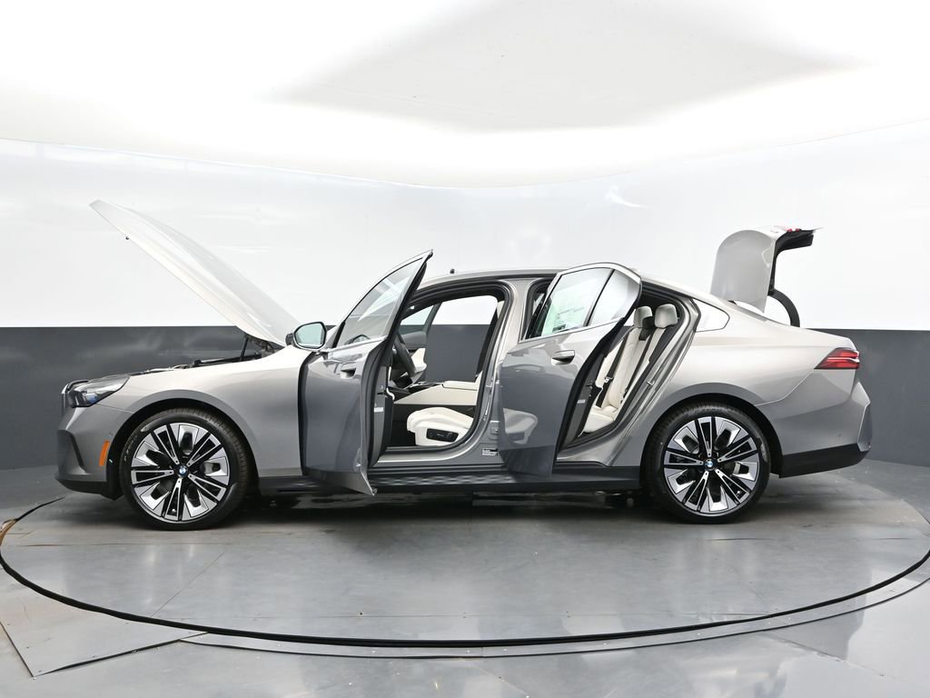 New 2026 BMW 530i xDrive w/ Premium Package AWD/4WD image 46