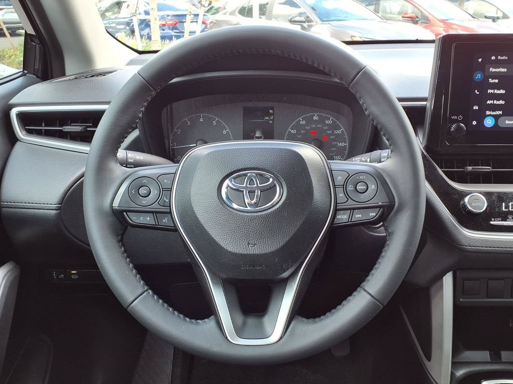 Used 2024 Toyota Corolla Cross LE FWD image 27