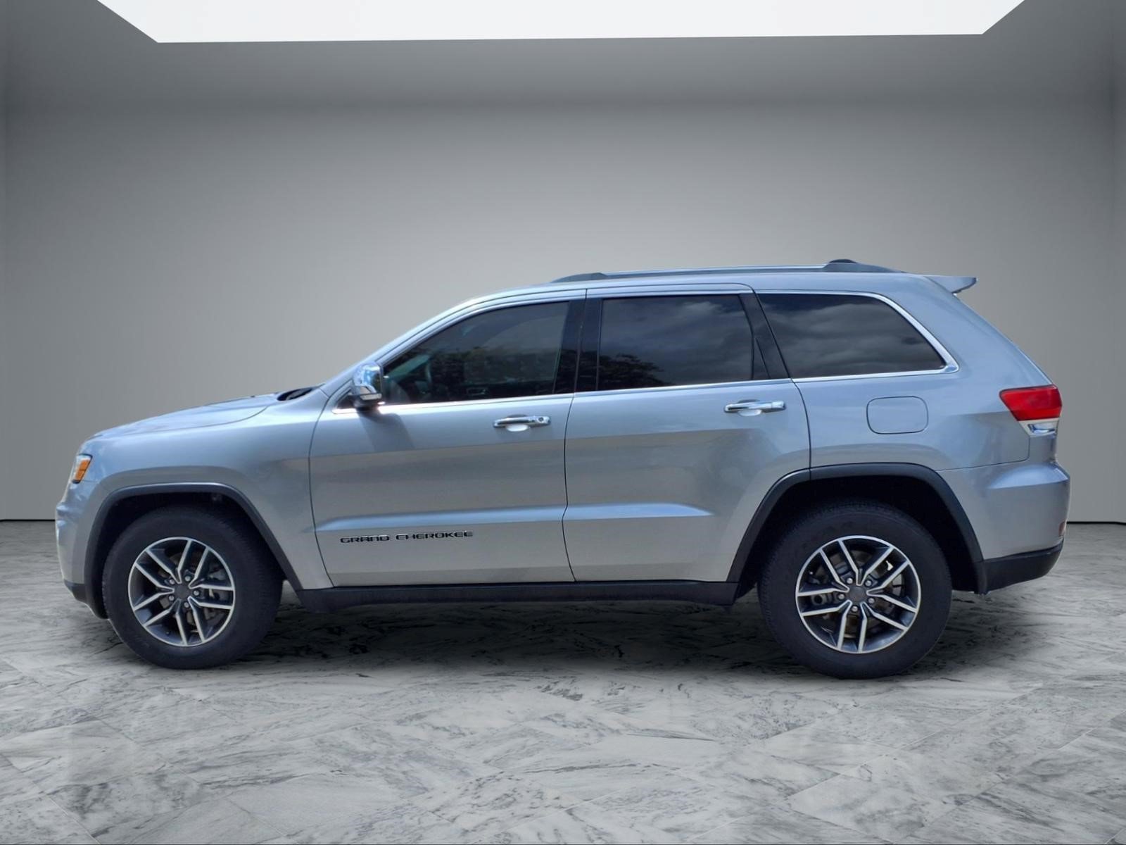 Used 2019 Jeep Grand Cherokee Limited RWD image 4