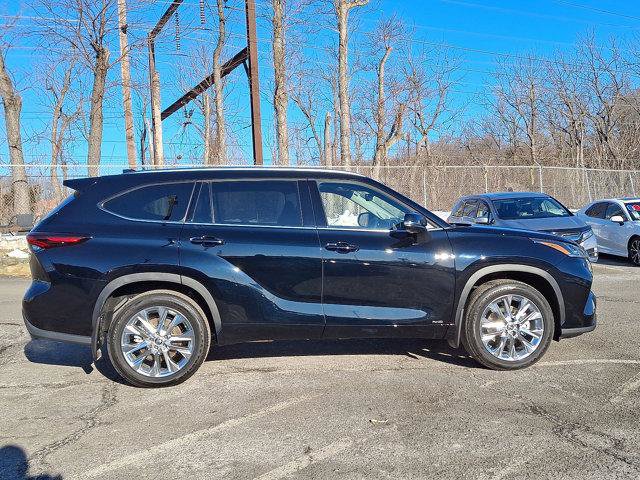 Certified 2026 Toyota Highlander Limited AWD/4WD image 27