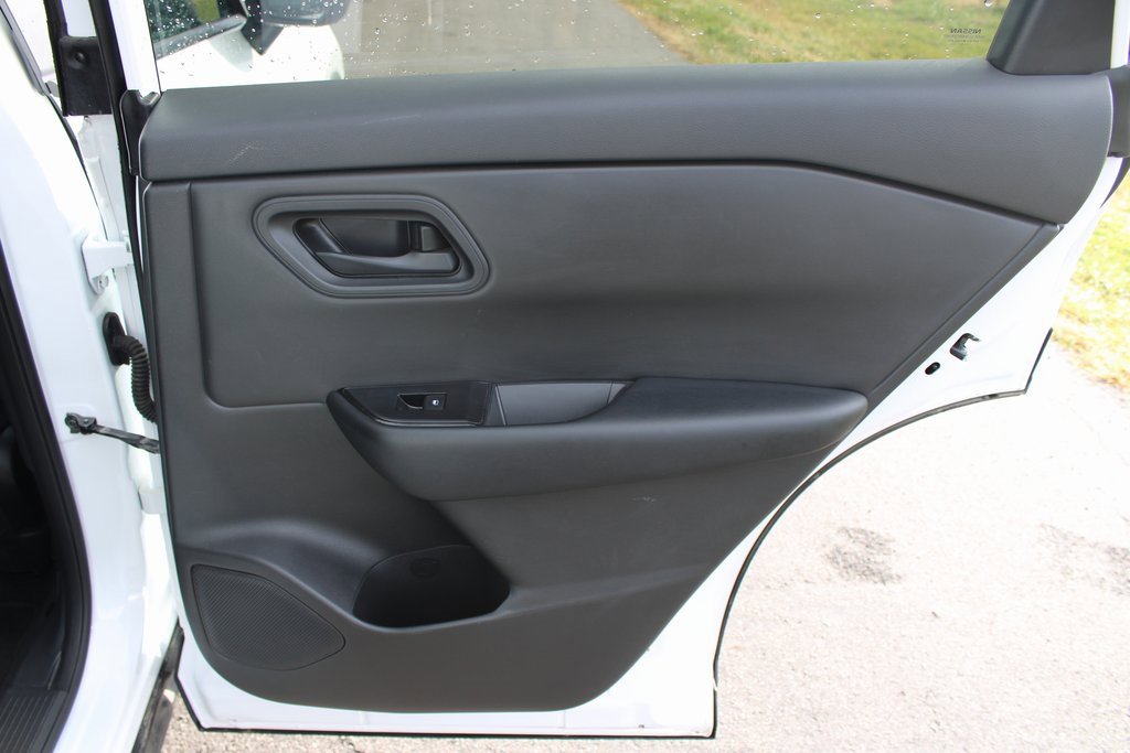 Used 2024 Nissan Rogue S image 22