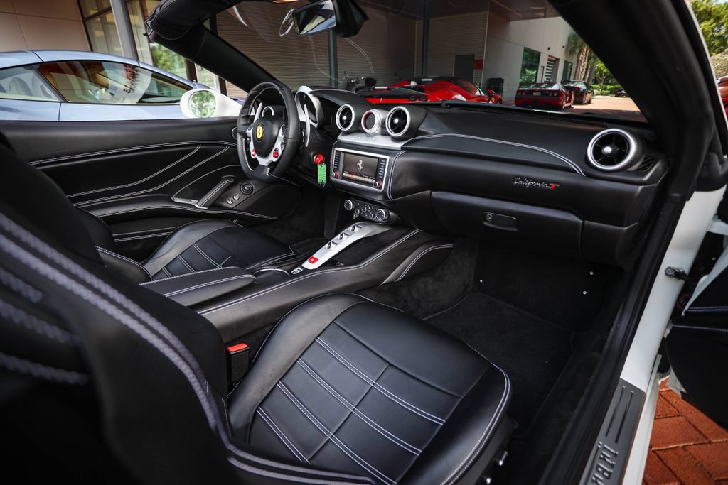 Used 2015 Ferrari California T RWD image 49