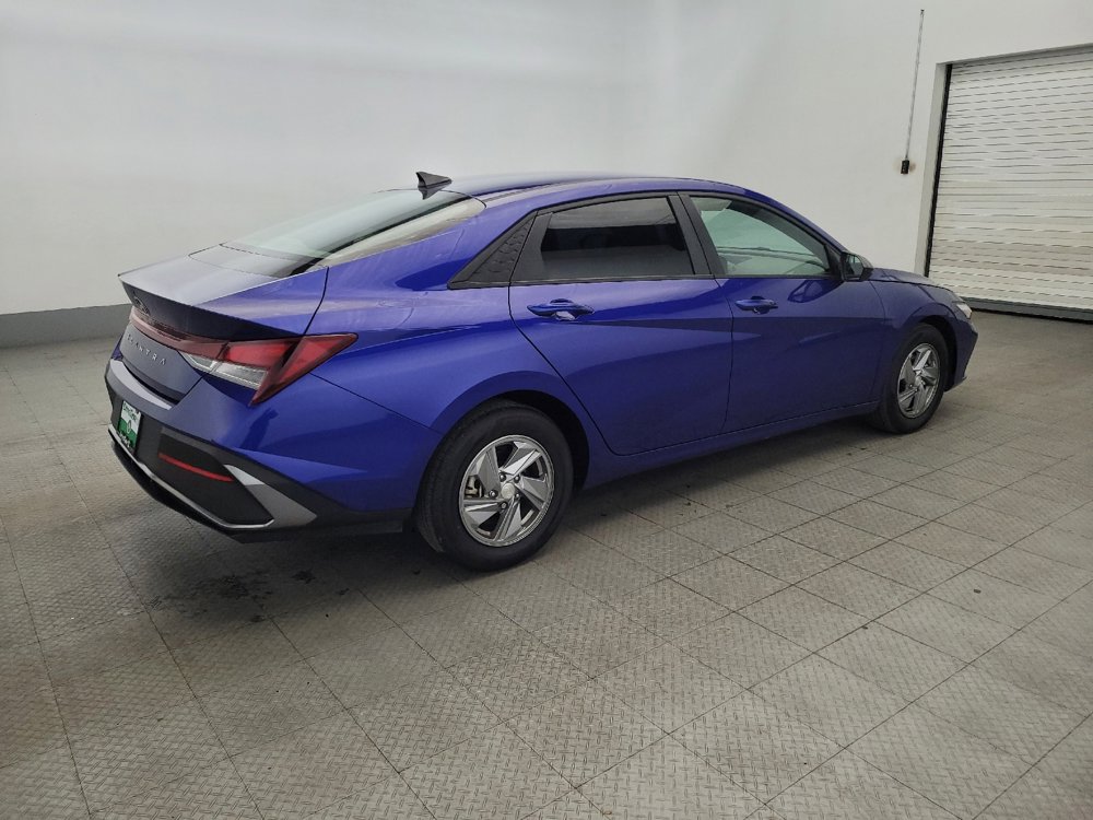 Used 2024 Hyundai Elantra SE image 10