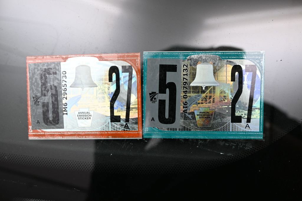 Used 2019 Ford Mustang Premium RWD image 9