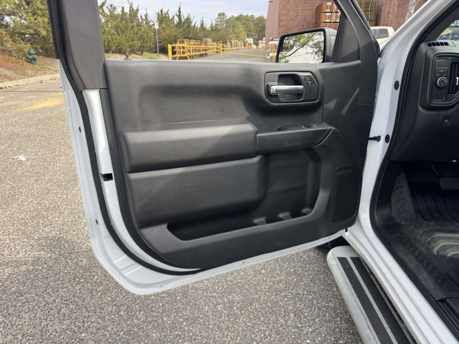 Used 2025 Chevrolet Silverado 1500 W/T image 19