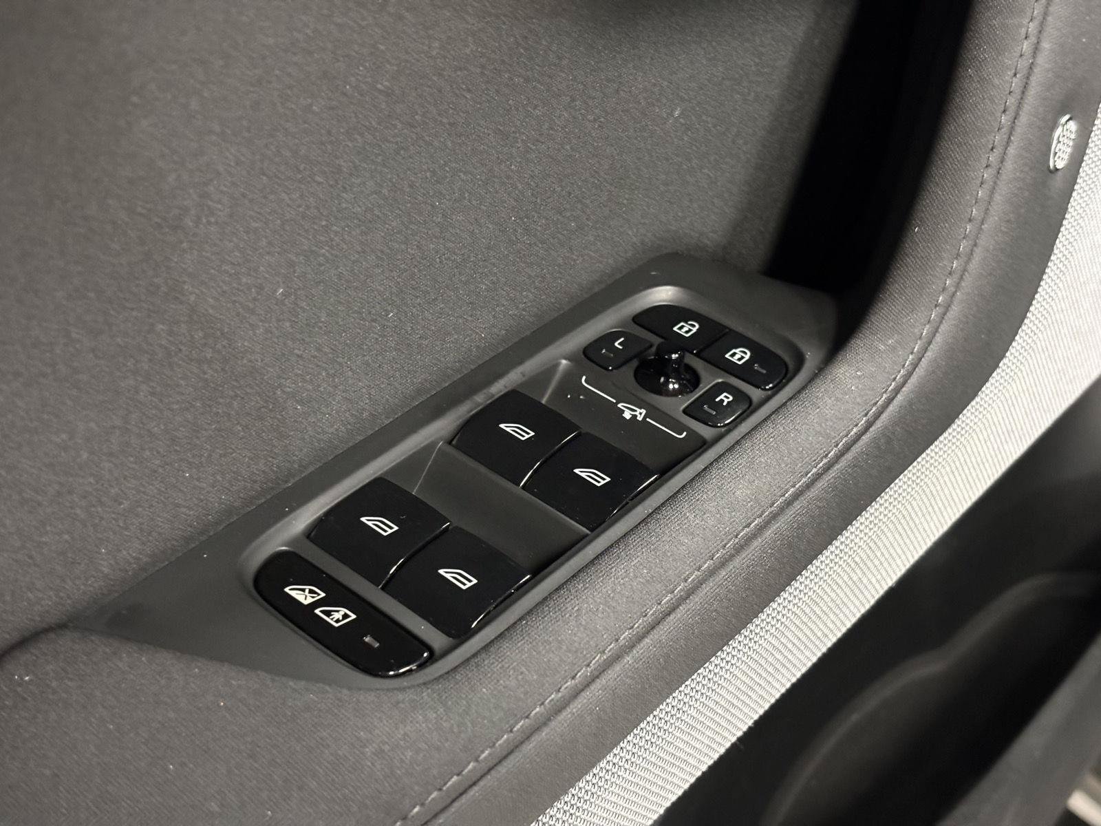 Used 2021 Polestar Polestar 2 AWD/4WD image 13