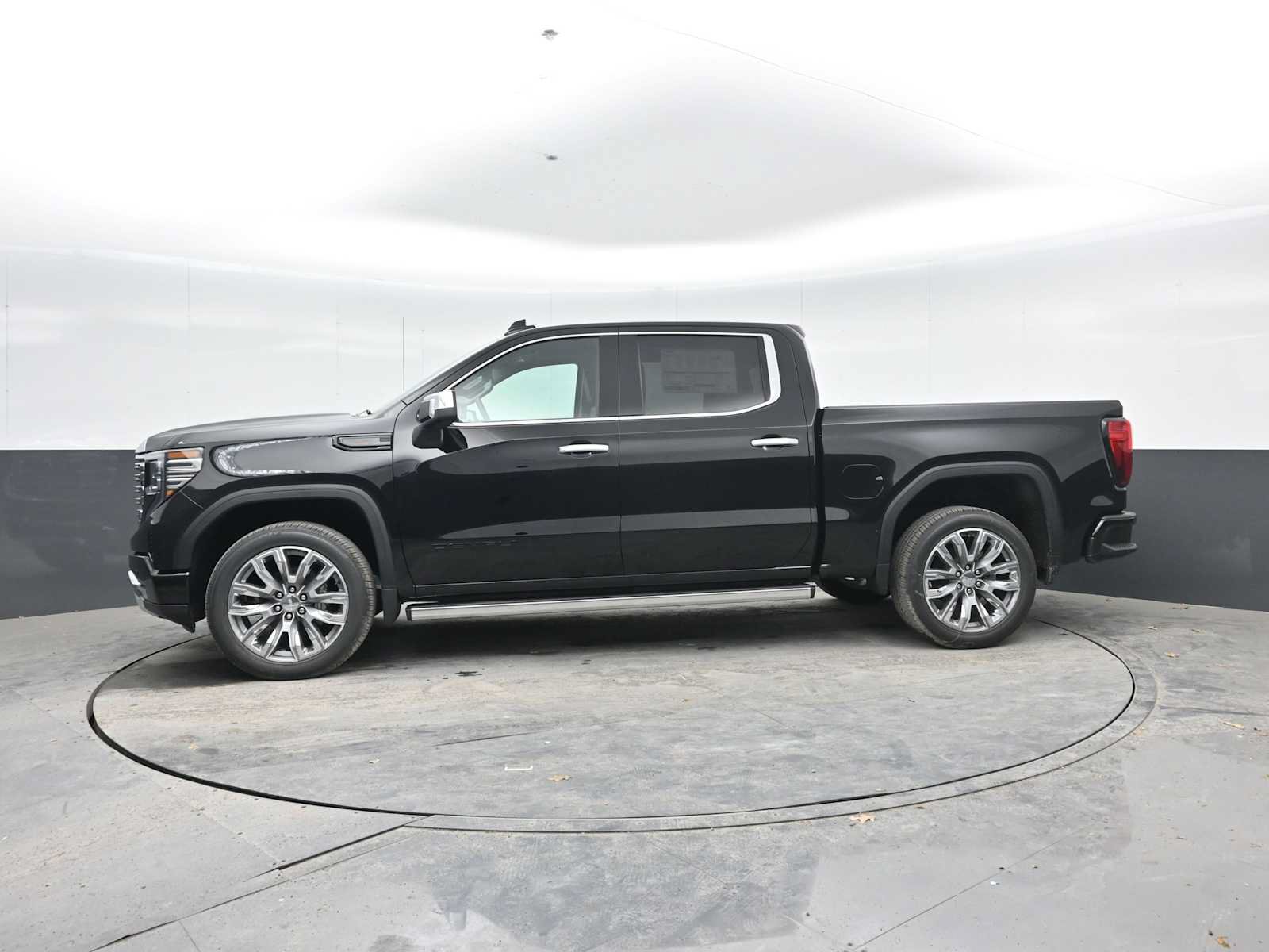 New 2026 GMC Sierra 1500 Denali w/ Denali Reserve Package AWD/4WD image 4