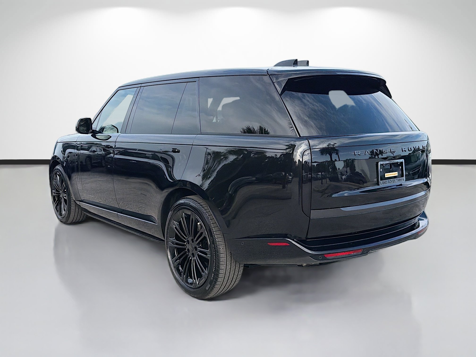 New 2026 Land Rover Range Rover Long Wheelbase Autobiography AWD/4WD image 3