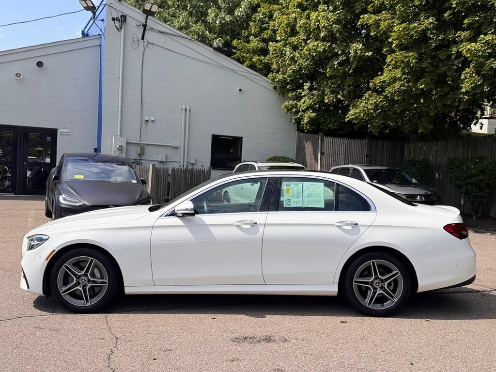 Used 2023 Mercedes-Benz E 350 4MATIC Sedan image 3