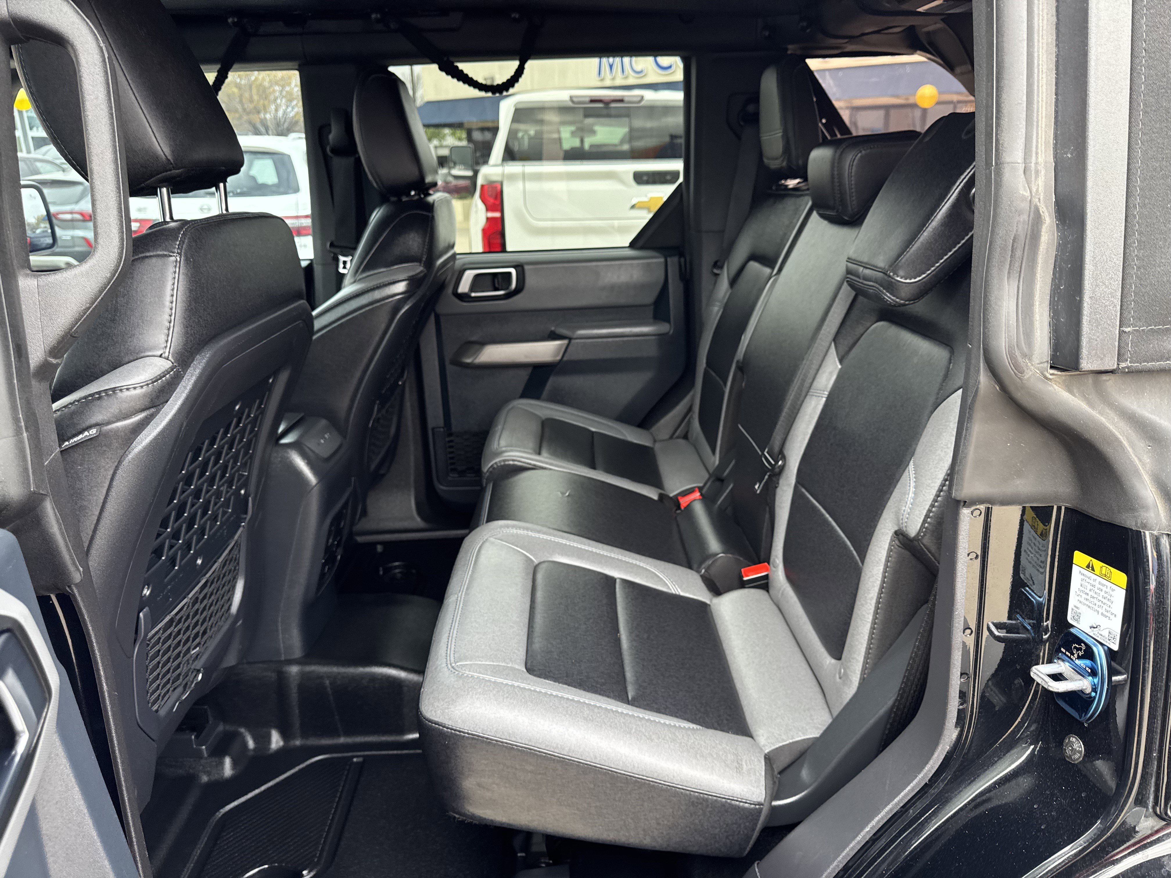 Used 2023 Ford Bronco Black Diamond w/ Sasquatch Package image 13