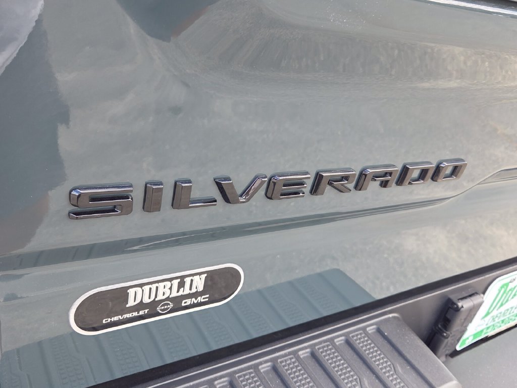 Used 2026 Chevrolet Silverado 1500 ZR2 w/ Dark Appearance Package AWD/4WD image 9
