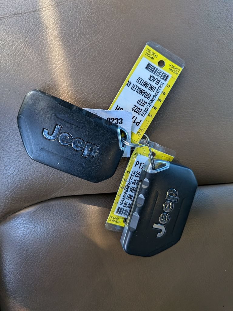 Used 2022 Jeep Wrangler Unlimited Sahara AWD/4WD image 34
