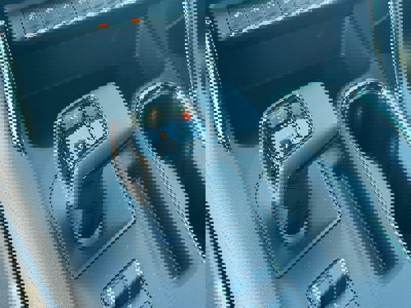 New 2025 GMC Sierra 1500 AT4 w/ AT4 Premium Package image 23