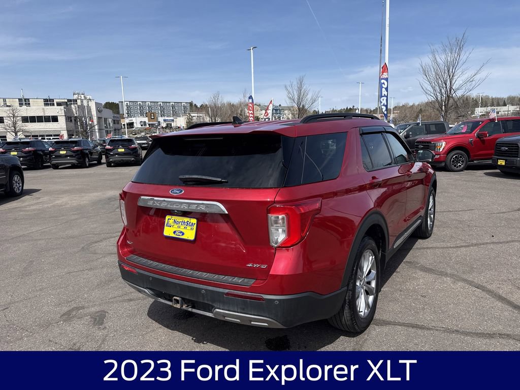 Used 2023 Ford Explorer XLT w/ Equipment Group 202A AWD/4WD image 7