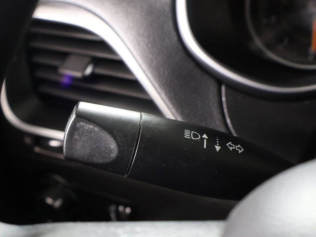 Used 2021 Jeep Cherokee Latitude image 35