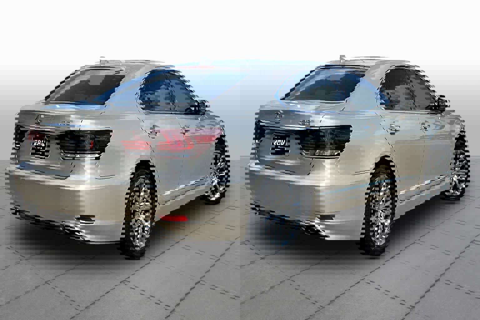 Used 2015 Lexus LS 460 w/ Comfort Package image 12