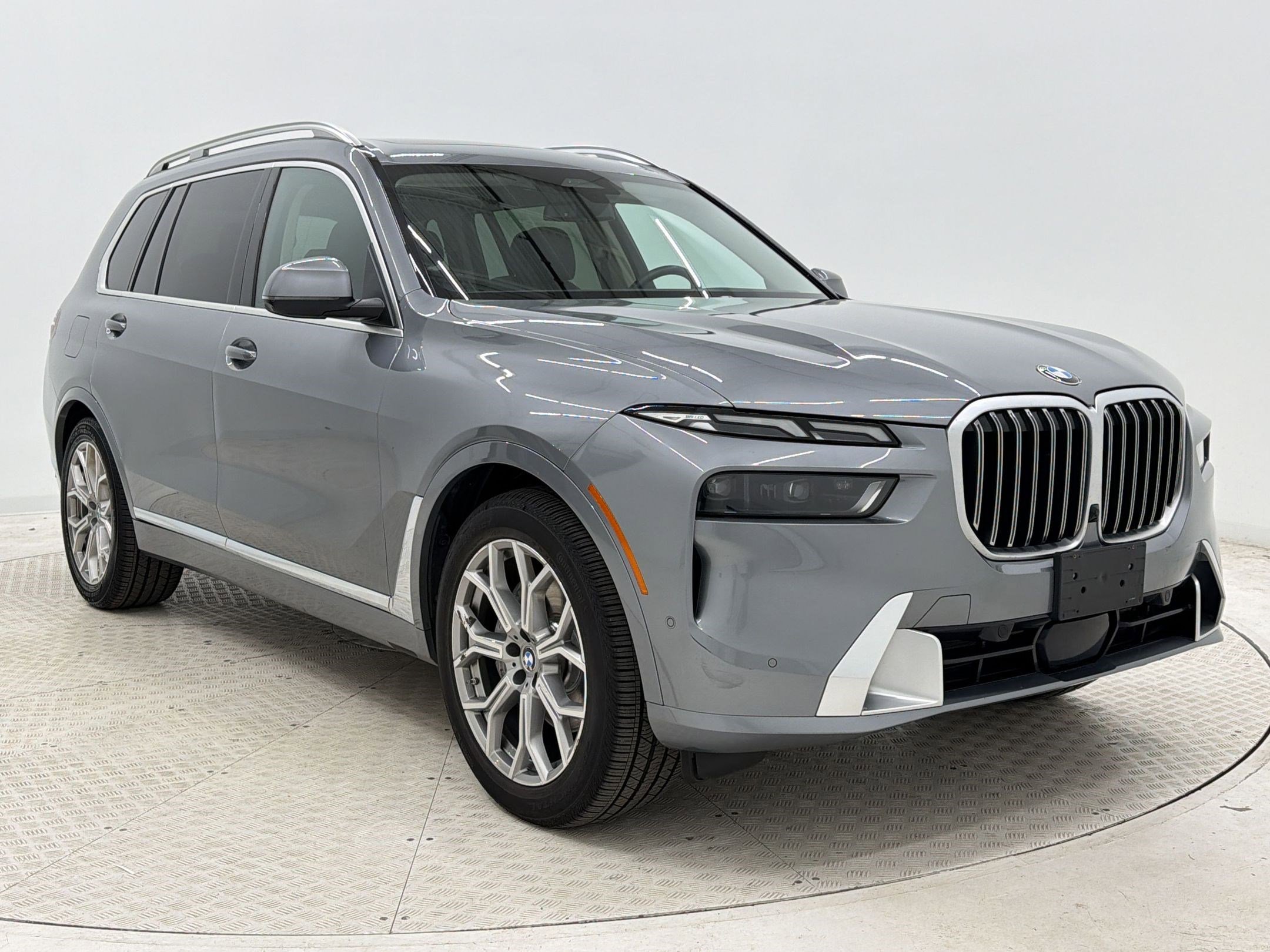 Used 2025 BMW X7 xDrive40i AWD/4WD image 7