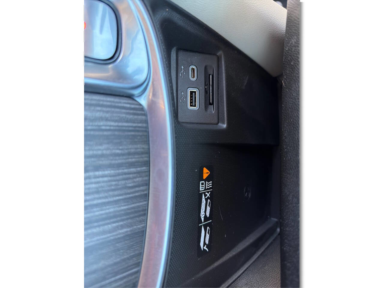 Used 2022 Buick Enclave Avenir AWD/4WD image 41