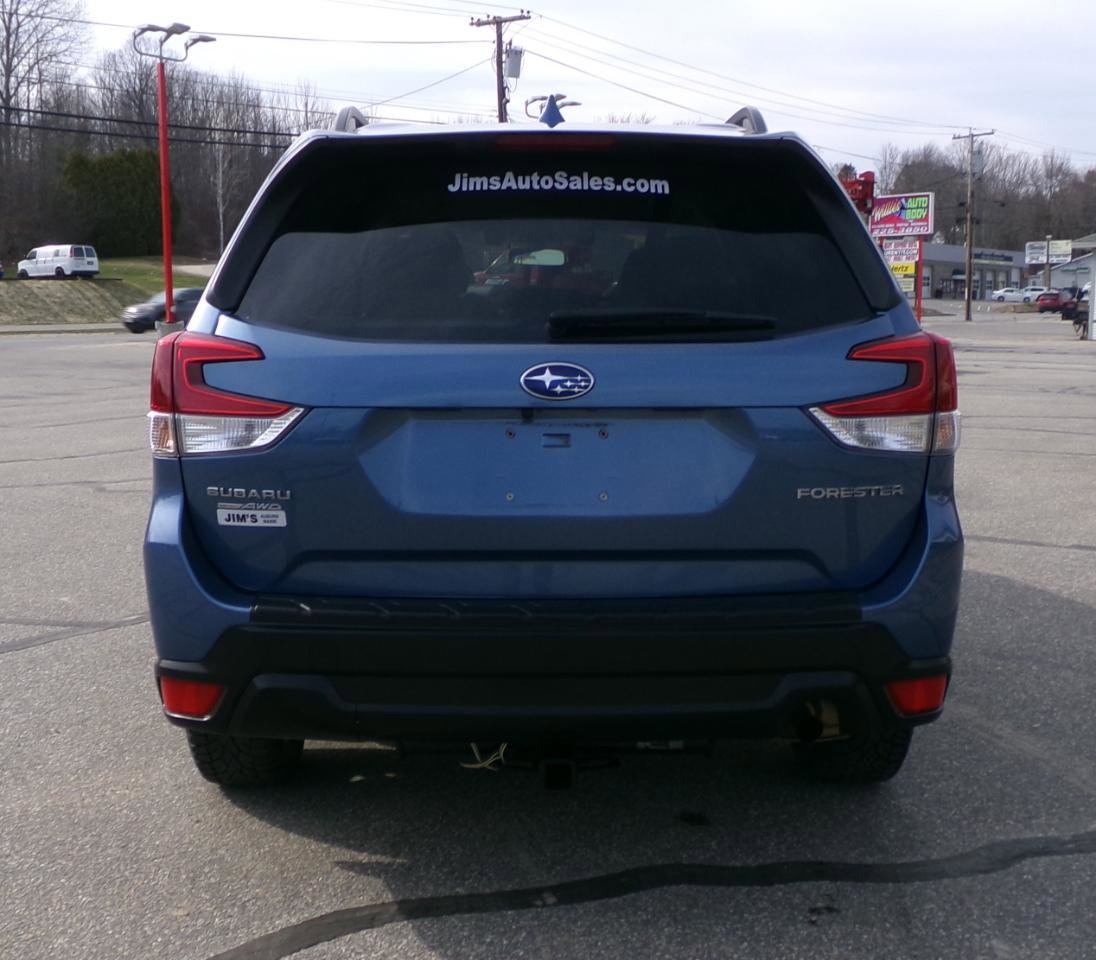 Used 2019 Subaru Forester Premium w/ All-Weather Package image 4