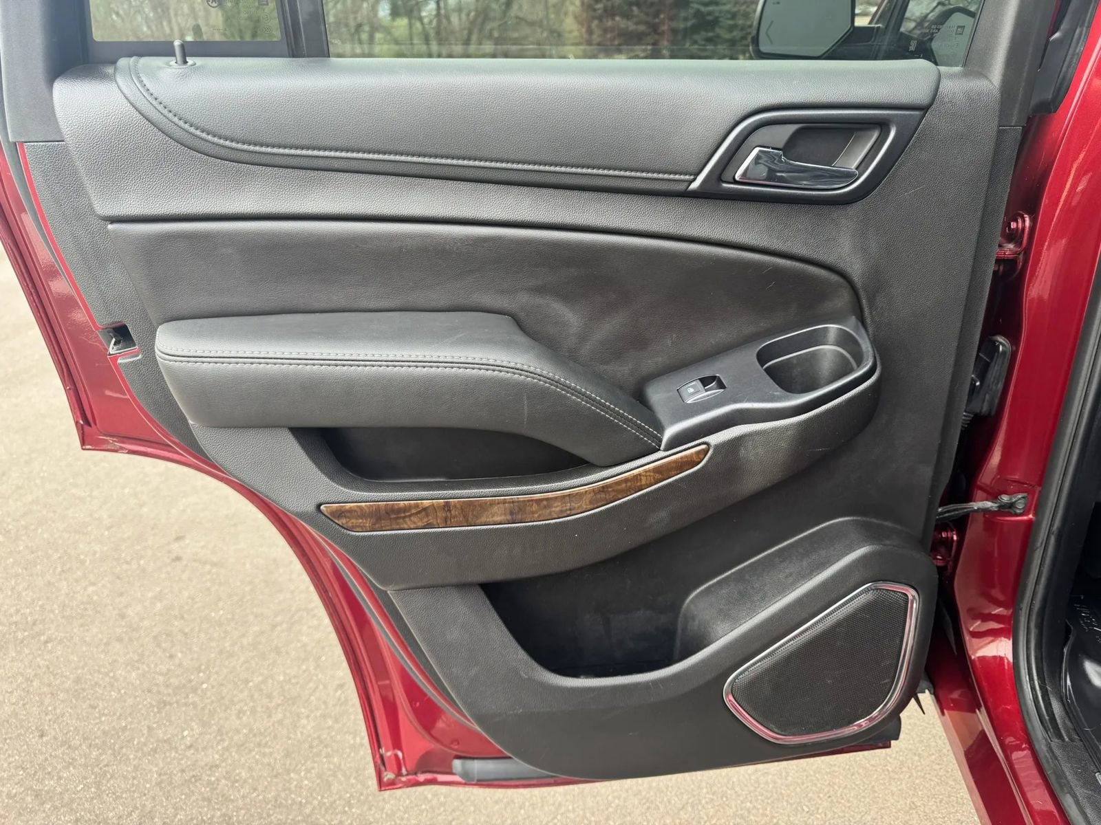 Used 2019 Chevrolet Tahoe LT w/ LT Signature Package image 10