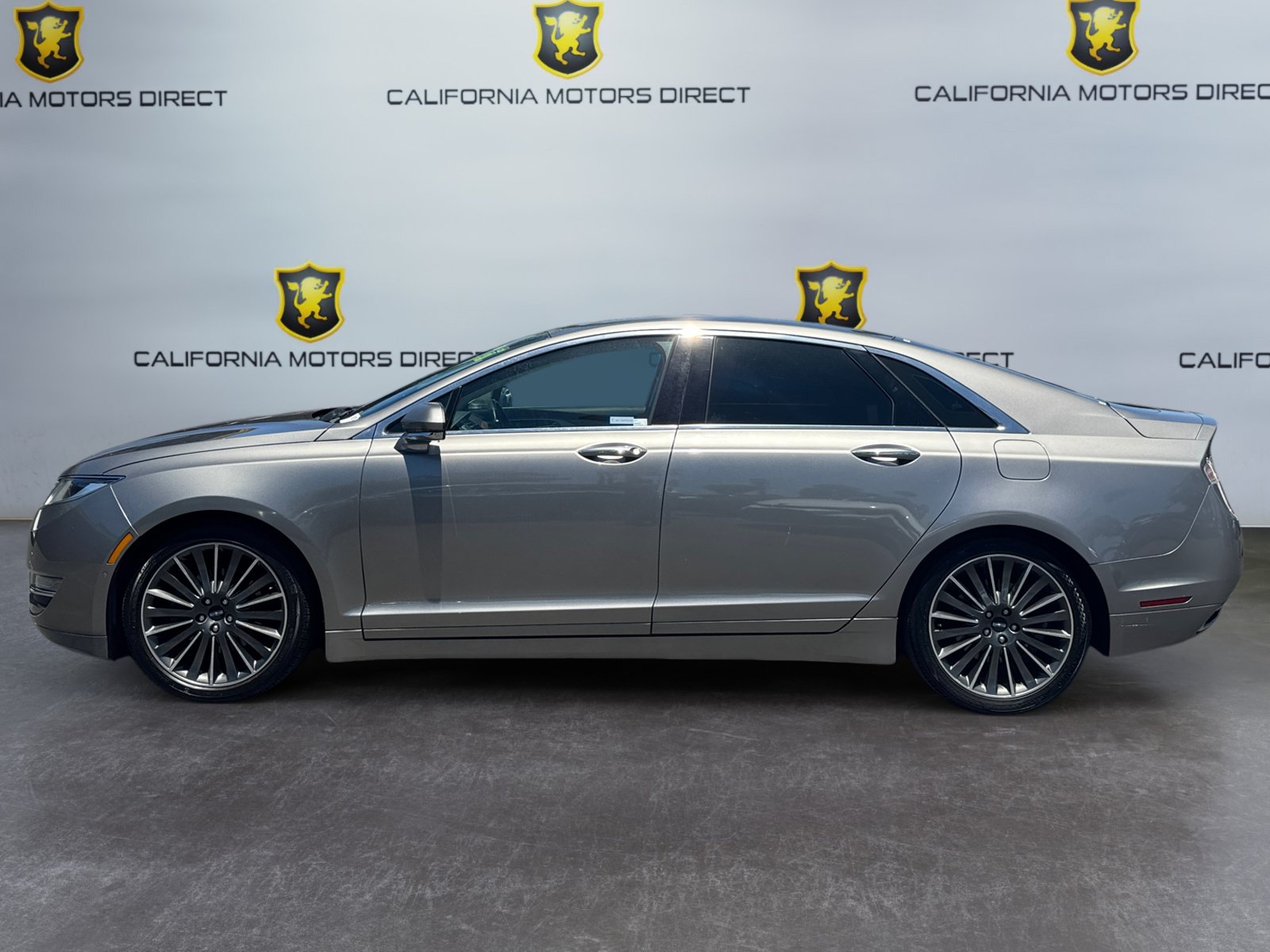 Used 2016 Lincoln MKZ w/ Equipment Group 300A Reserve FWD image 2
