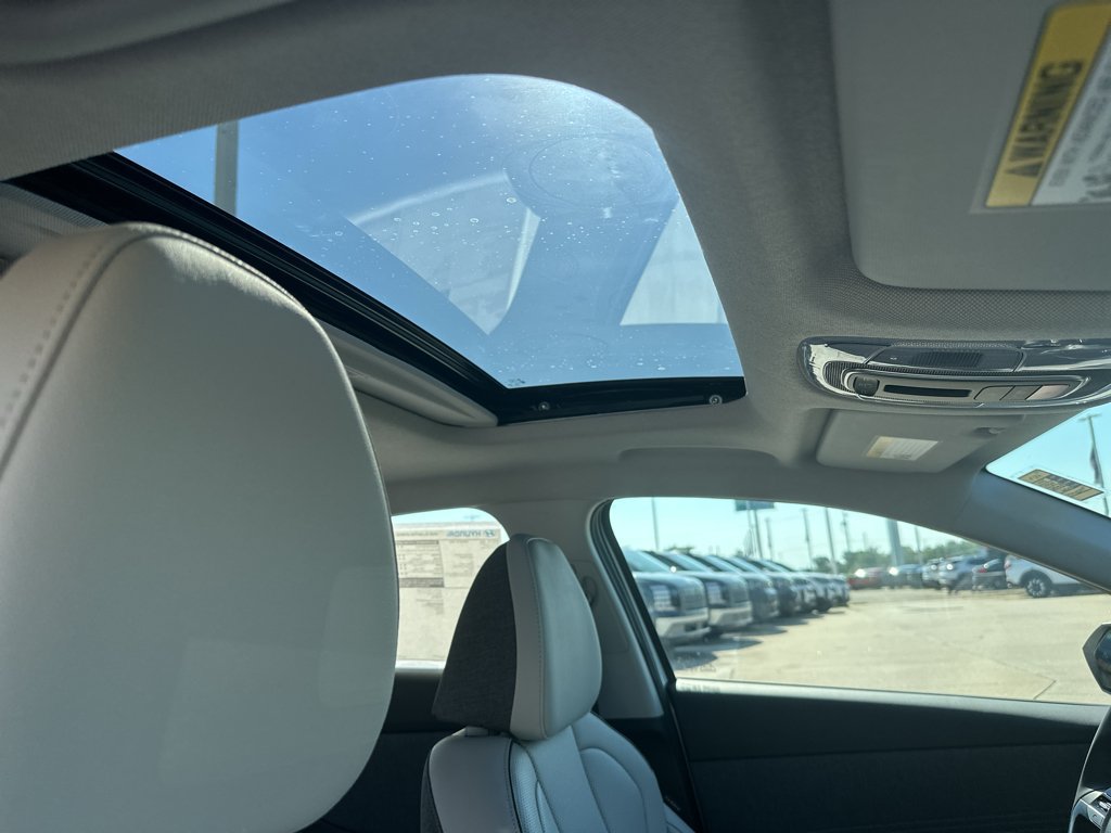 New 2026 Hyundai Elantra Limited FWD image 34