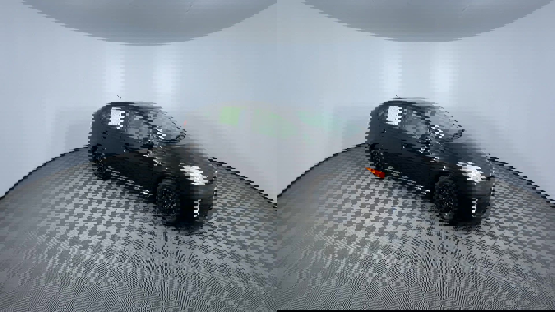 Used 2015 Toyota Prius Two image 2