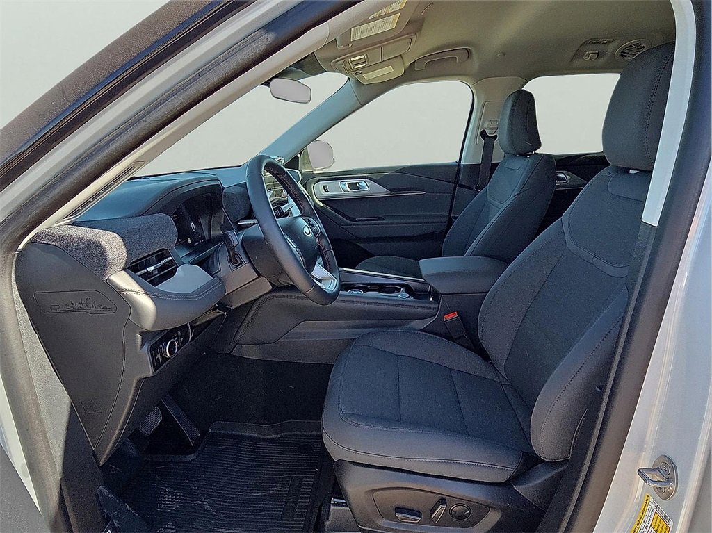 New 2025 Ford Explorer Active image 12
