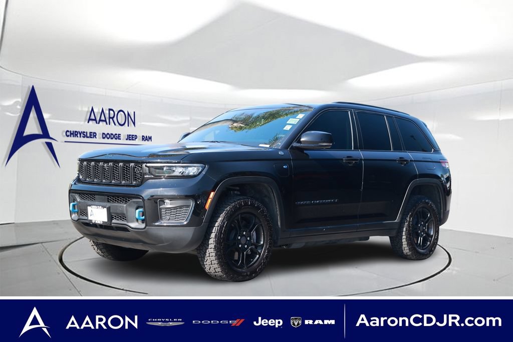 Used 2022 Jeep Grand Cherokee Trailhawk w/ Advanced Protech Group II AWD/4WD image 1