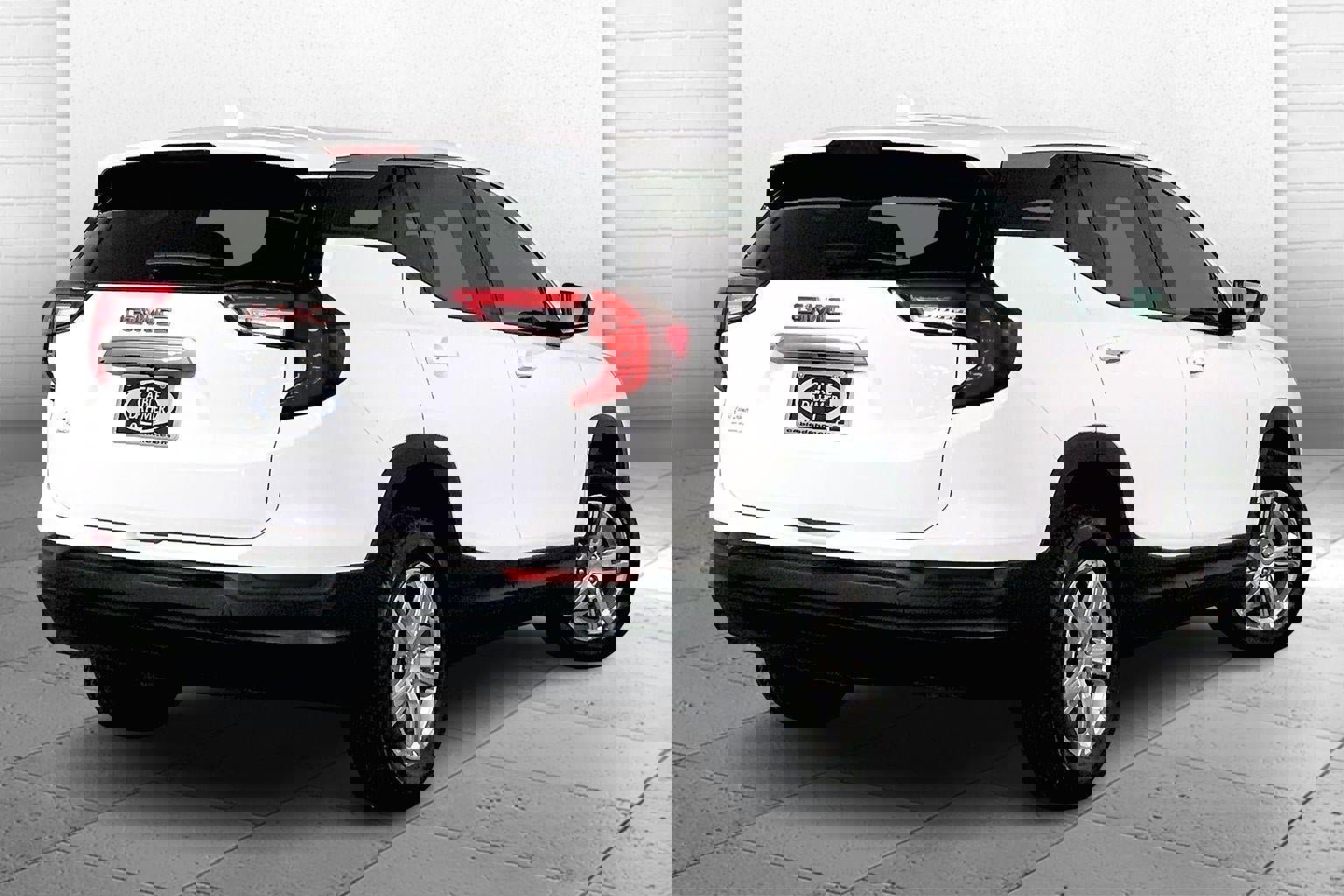 Used 2024 GMC Terrain SLE image 12