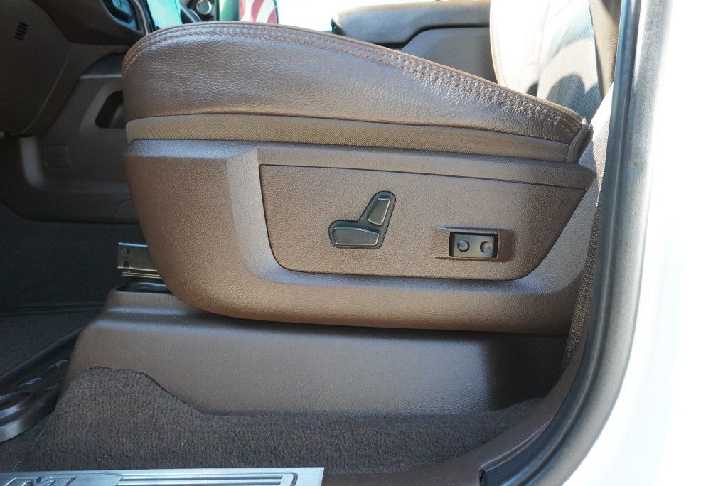 Used 2025 RAM 3500 Longhorn AWD/4WD image 30