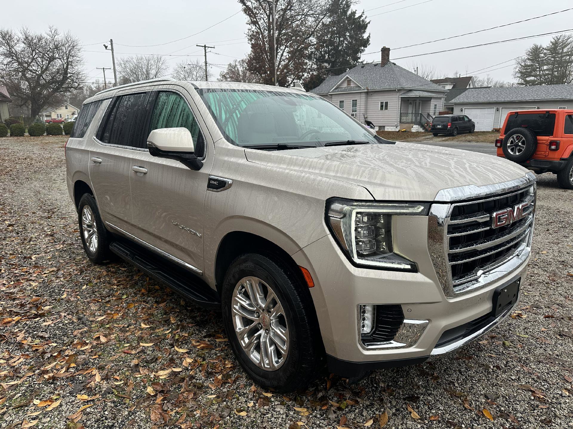 Used 2021 GMC Yukon SLT w/ SLT Premium Package image 8