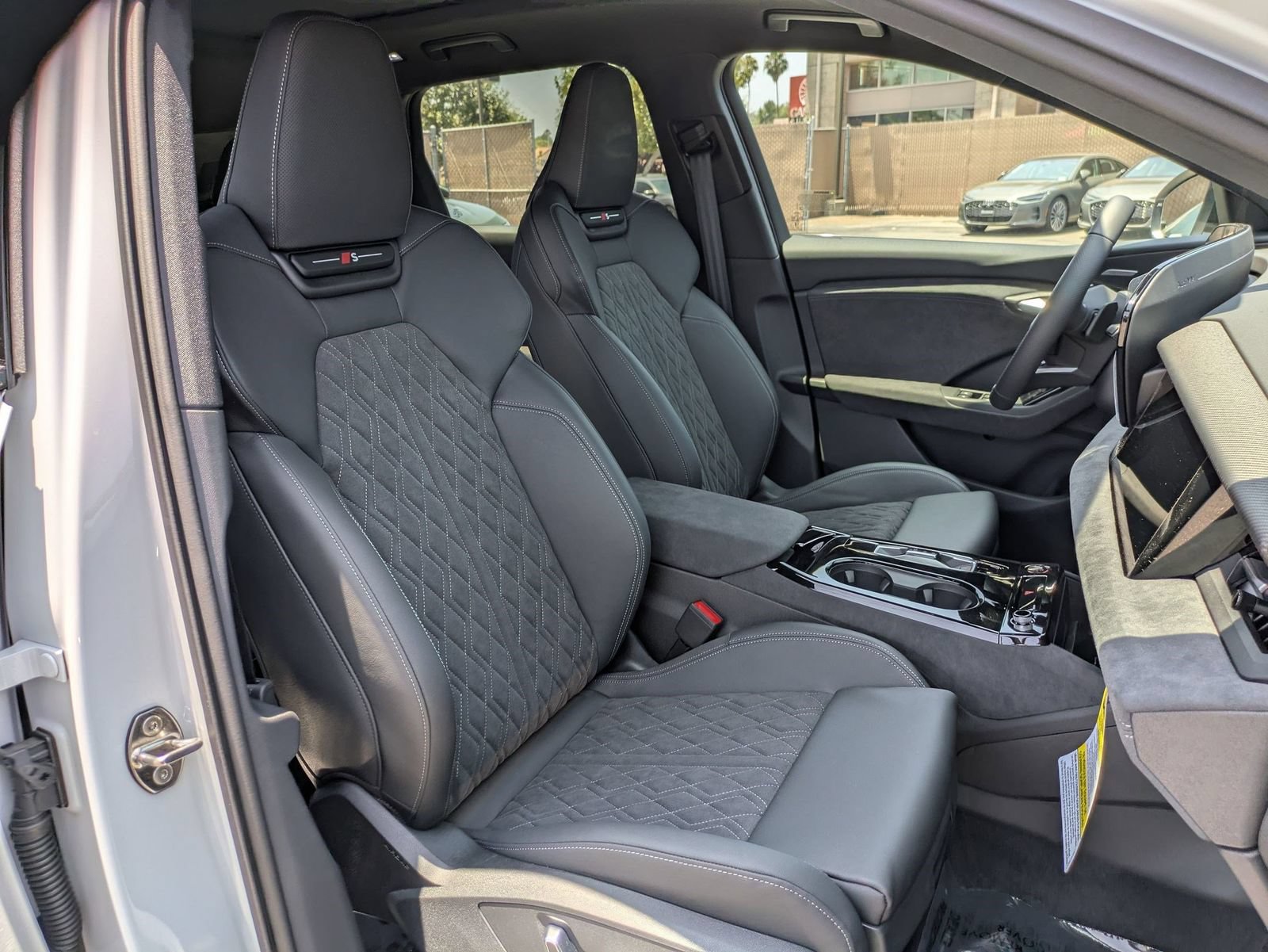New 2027 Audi SQ6 e-tron Premium Plus AWD/4WD image 10