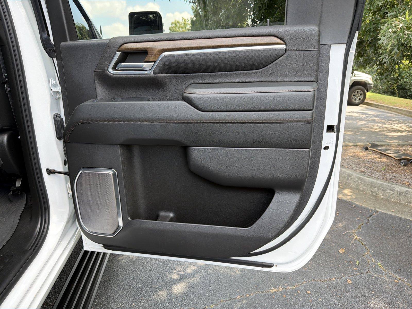 Certified 2024 Chevrolet Silverado 2500 High Country w/ LPO, Dark Essentials Package AWD/4WD image 14