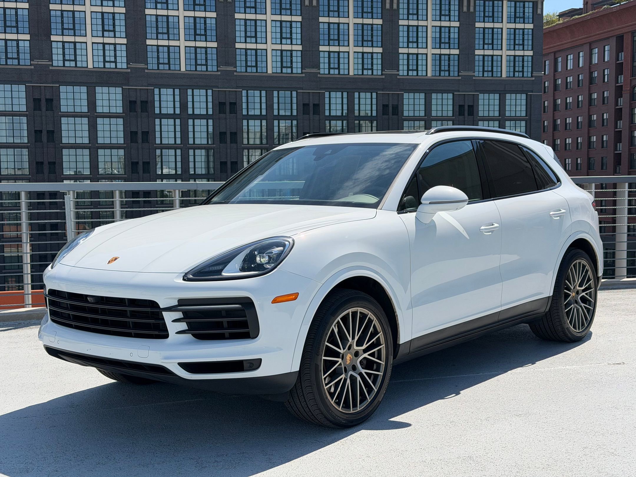 Certified 2023 Porsche Cayenne Platinum Edition image 1