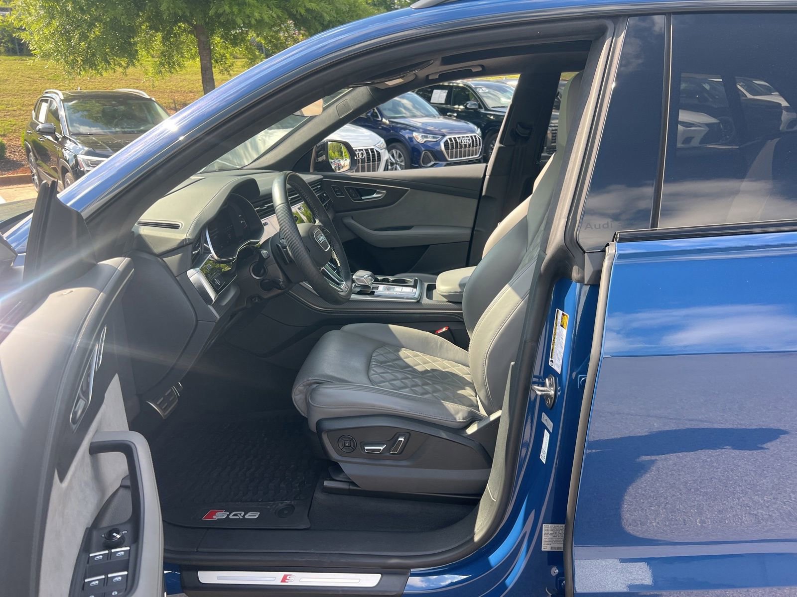 Used 2024 Audi SQ8 Prestige AWD/4WD image 25