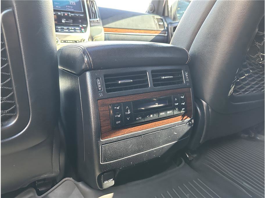 Used 2021 Toyota Land Cruiser Heritage Edition image 19