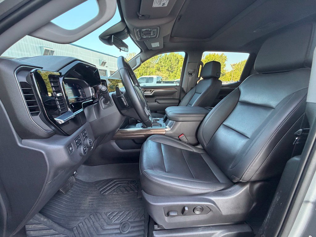 Used 2023 Chevrolet Silverado 1500 LT Trail Boss w/ LT Trail Boss Premium Package AWD/4WD image 17