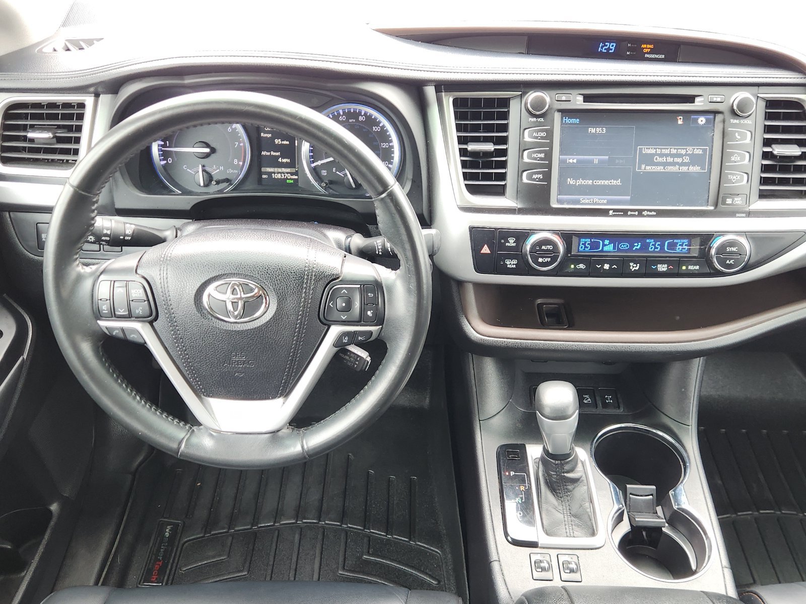 Used 2019 Toyota Highlander XLE AWD/4WD image 30