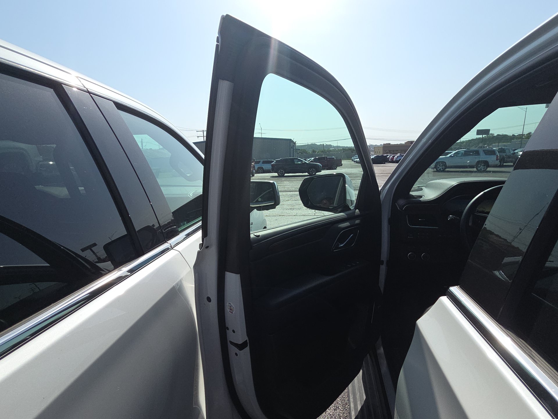Used 2023 Chevrolet Suburban High Country AWD/4WD image 7