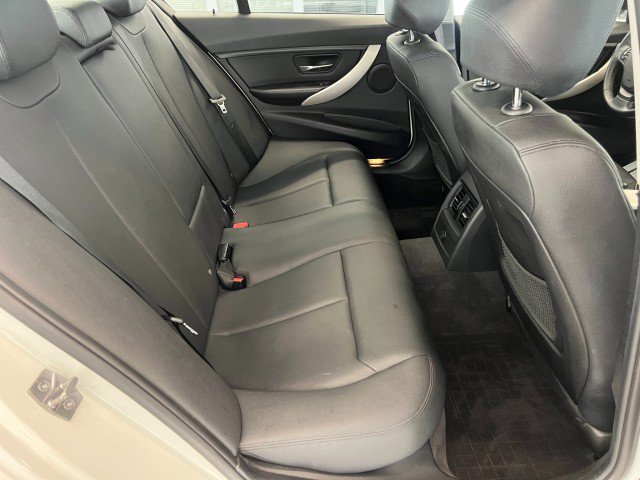 Used 2013 BMW 320i xDrive Sedan AWD/4WD image 27
