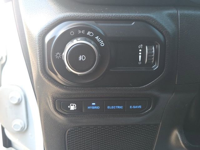 Used 2023 Jeep Wrangler Unlimited Sahara w/ Cold Weather Group image 34