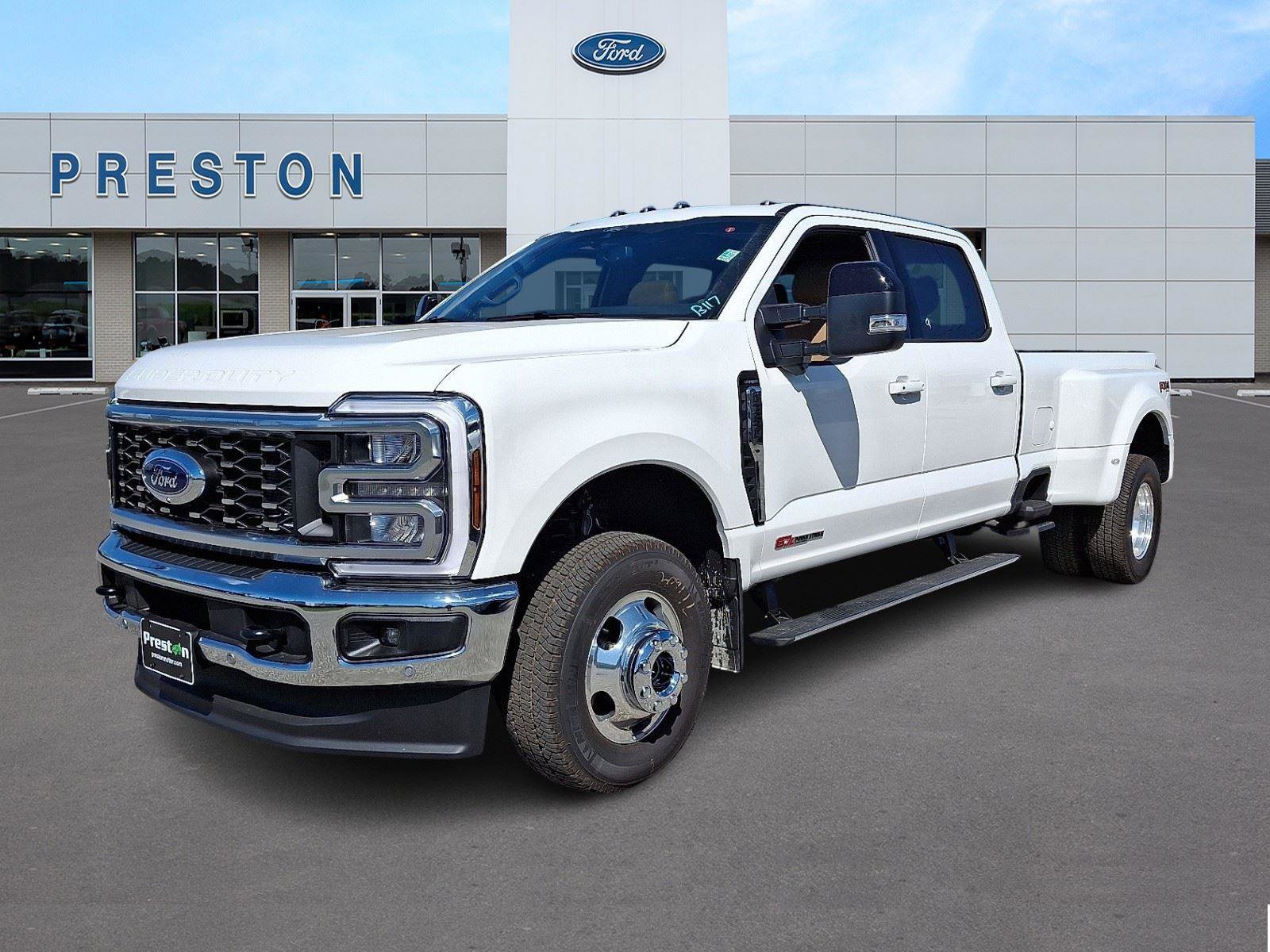 New 2026 Ford F350 Lariat w/ Lariat Ultimate Package