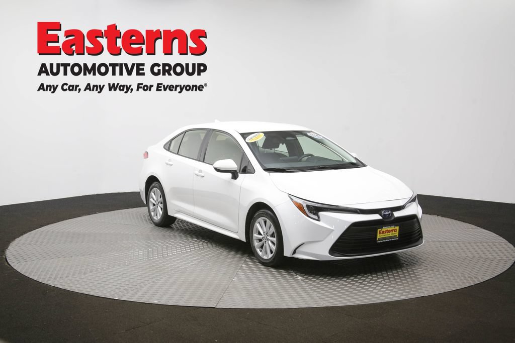 Used 2024 Toyota Corolla LE w/ LE Convenience Package FWD image 49