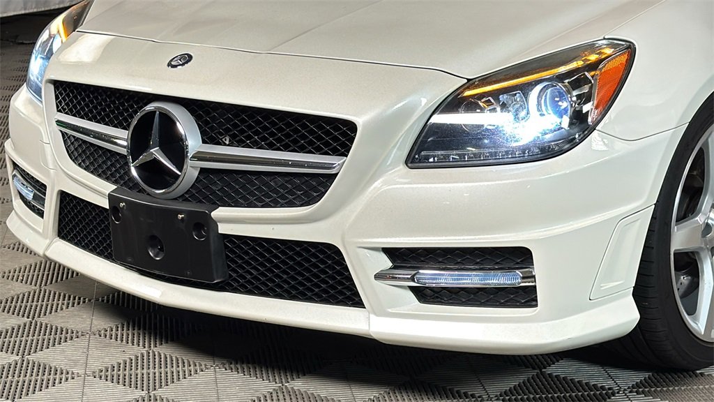 Used 2015 Mercedes-Benz SLK 350 image 3