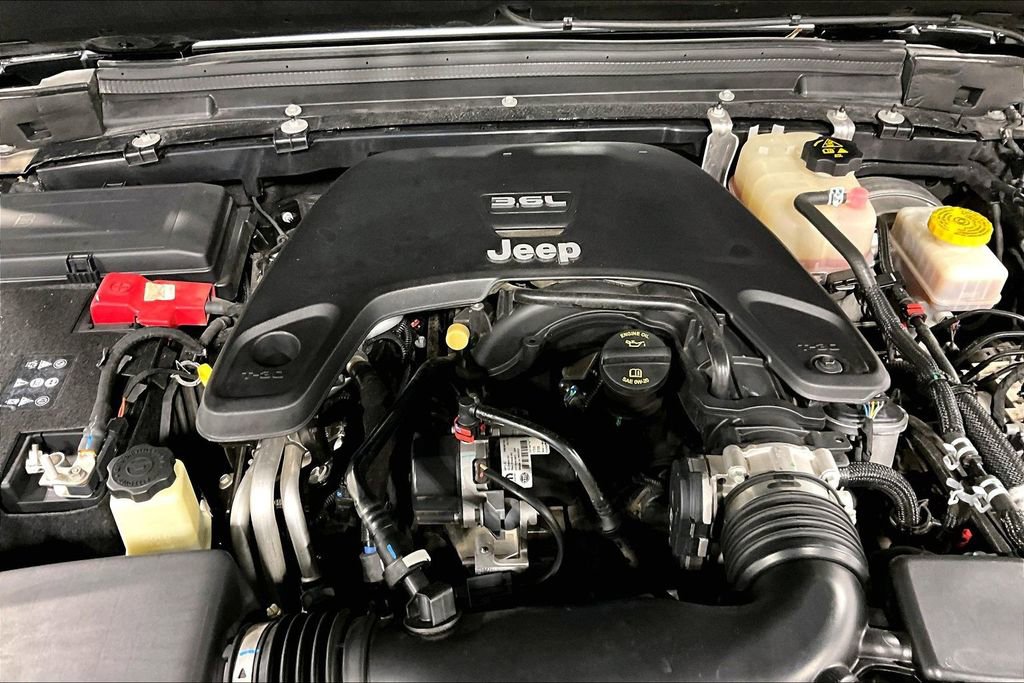 Used 2020 Jeep Wrangler Unlimited Sahara image 42