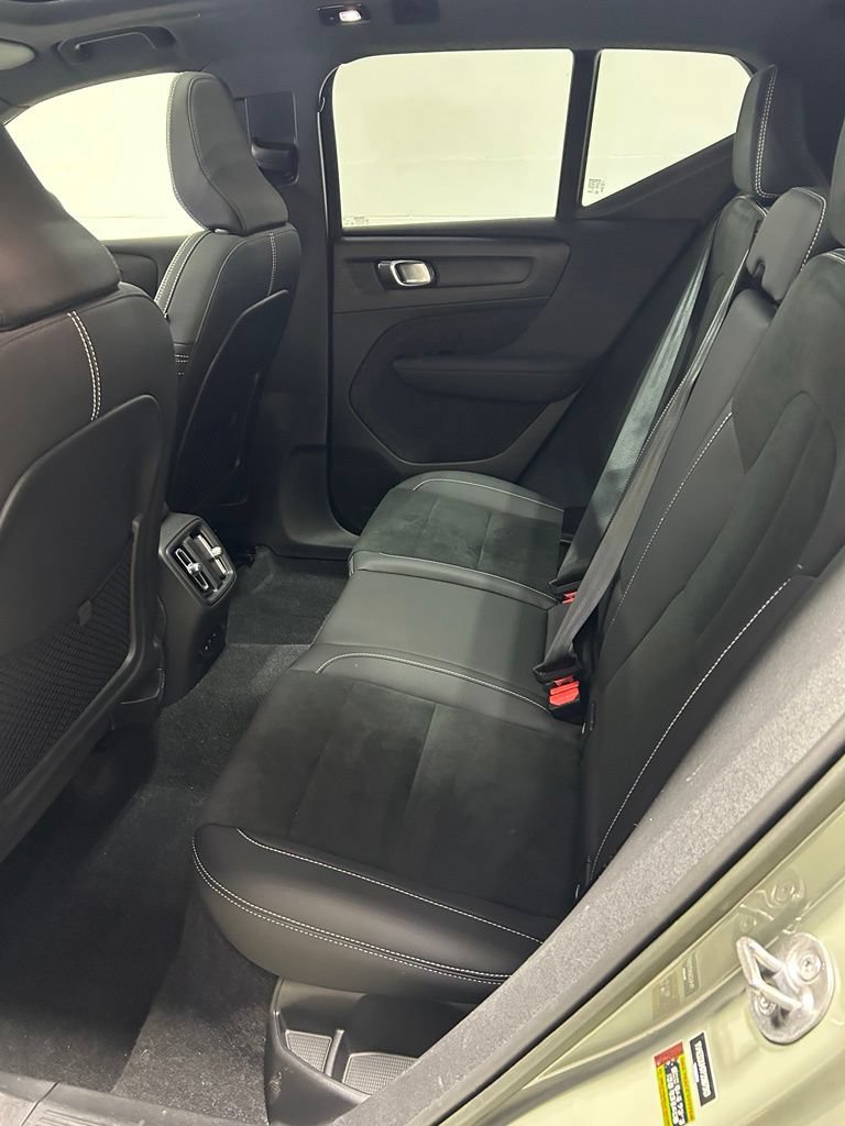 Used 2023 Volvo XC40 Recharge Ultimate AWD/4WD image 24