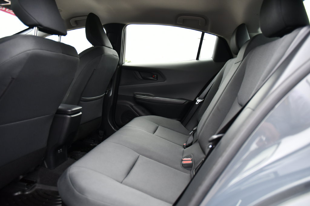 Used 2024 Toyota Prius LE FWD image 21