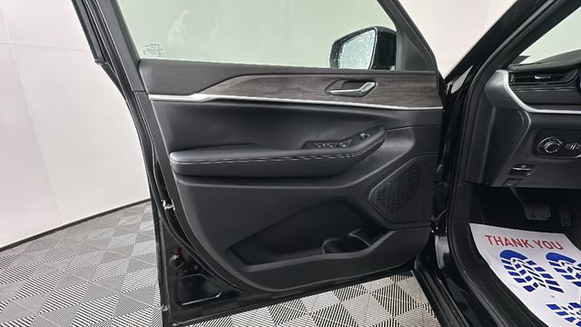 New 2026 Jeep Grand Cherokee Altitude AWD/4WD image 16